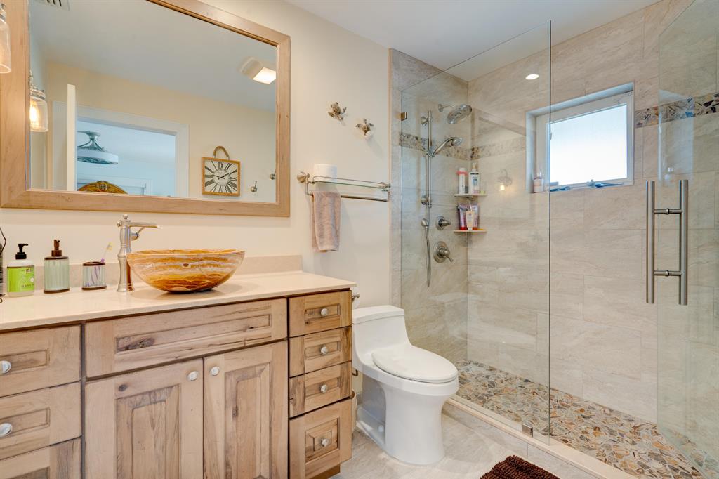 VENETIAN SHORES NO 3 - Residential