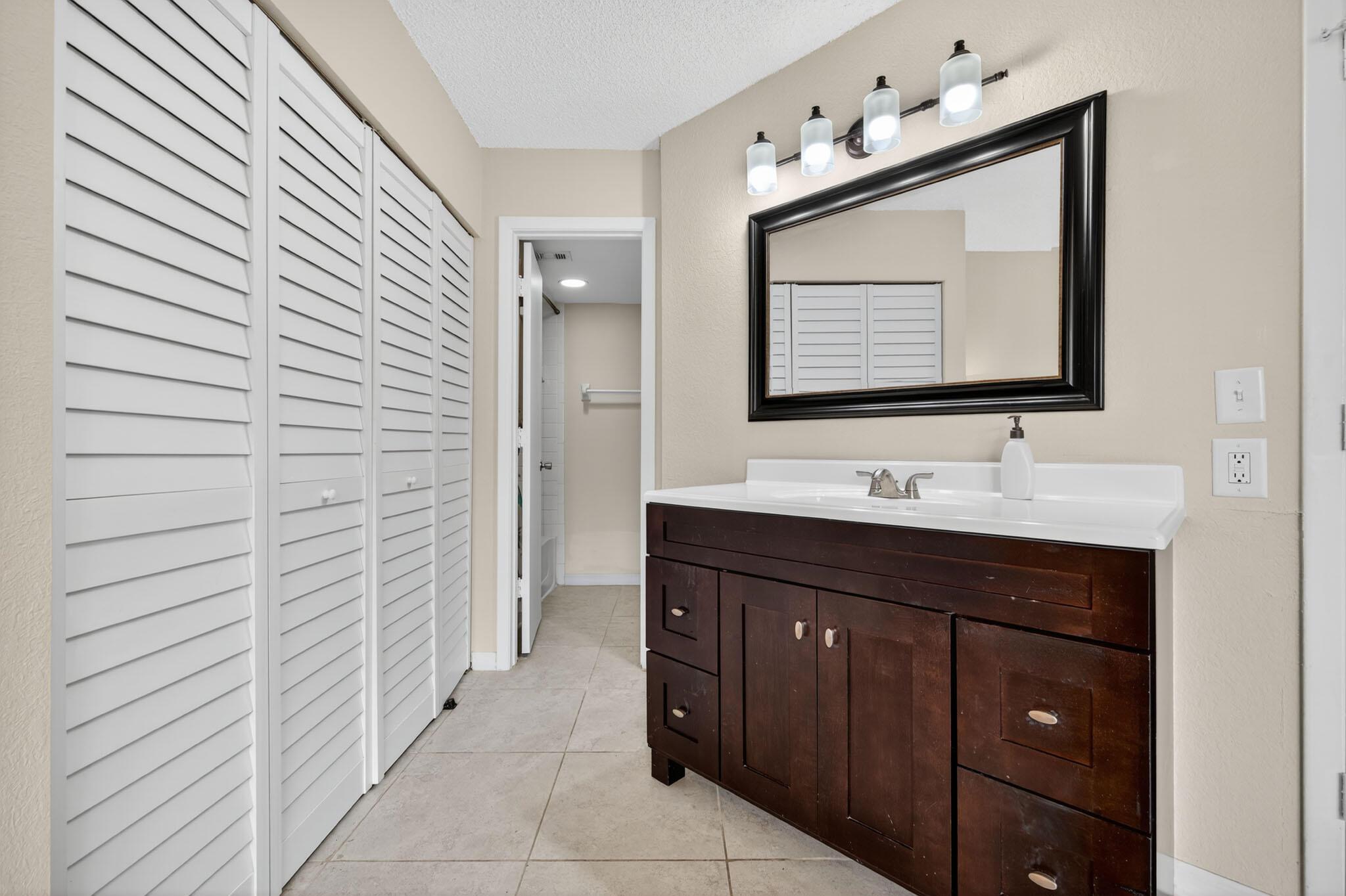 MIDPORT PLACE II-CONDOMIN - Residential