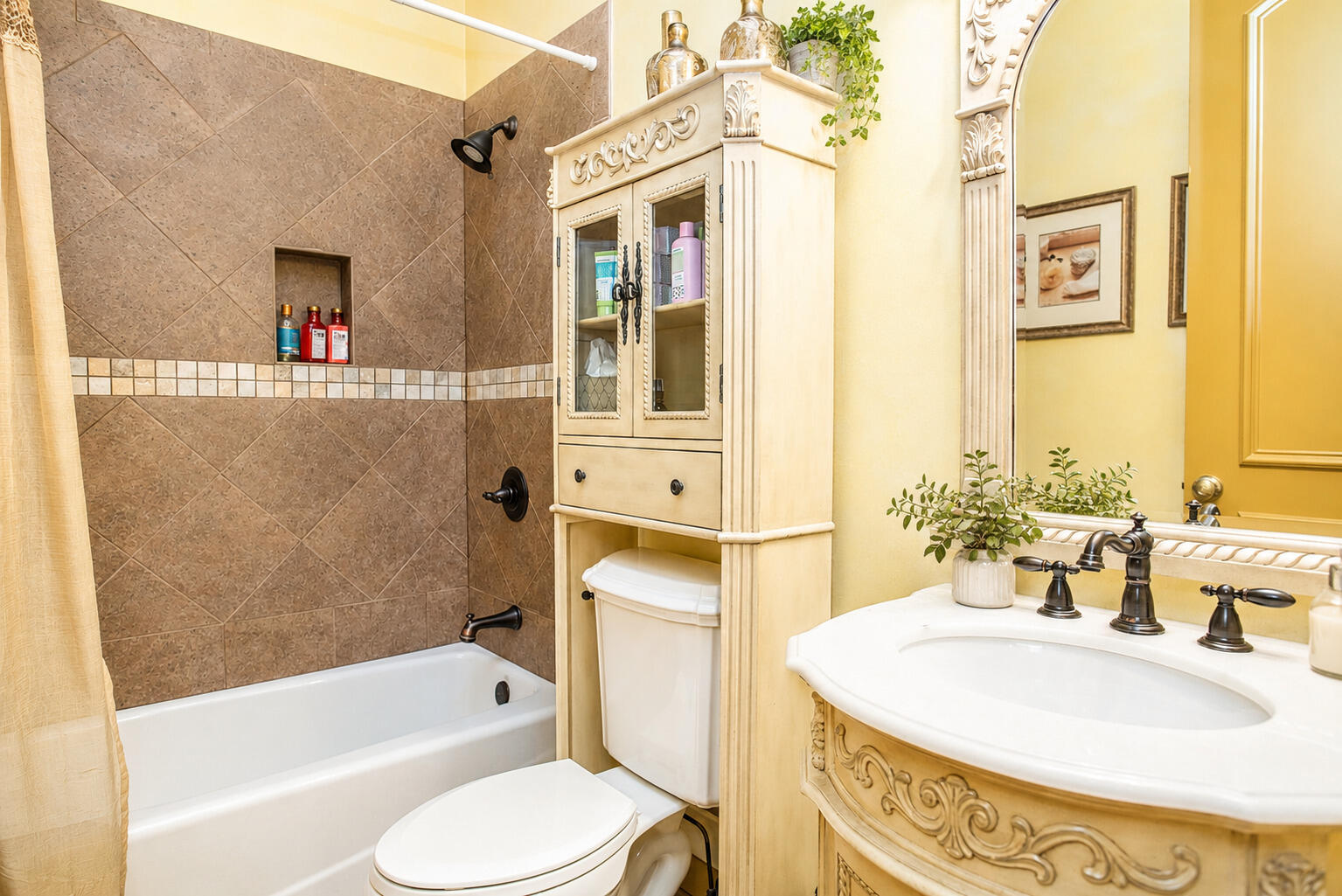 MONTE CARLO COUNTRY CLUB UNIT 2 - Residential