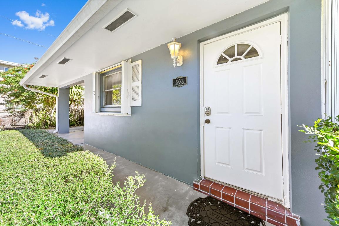 NORTH PALM BEACH VILLAGE - Residential