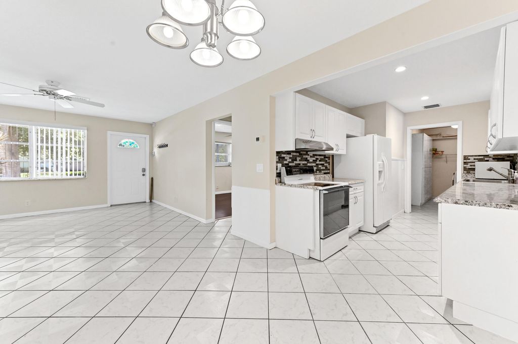 Photo of 603 Laurel Road, North Palm Beach, FL 33408 (MLS # R11153062)