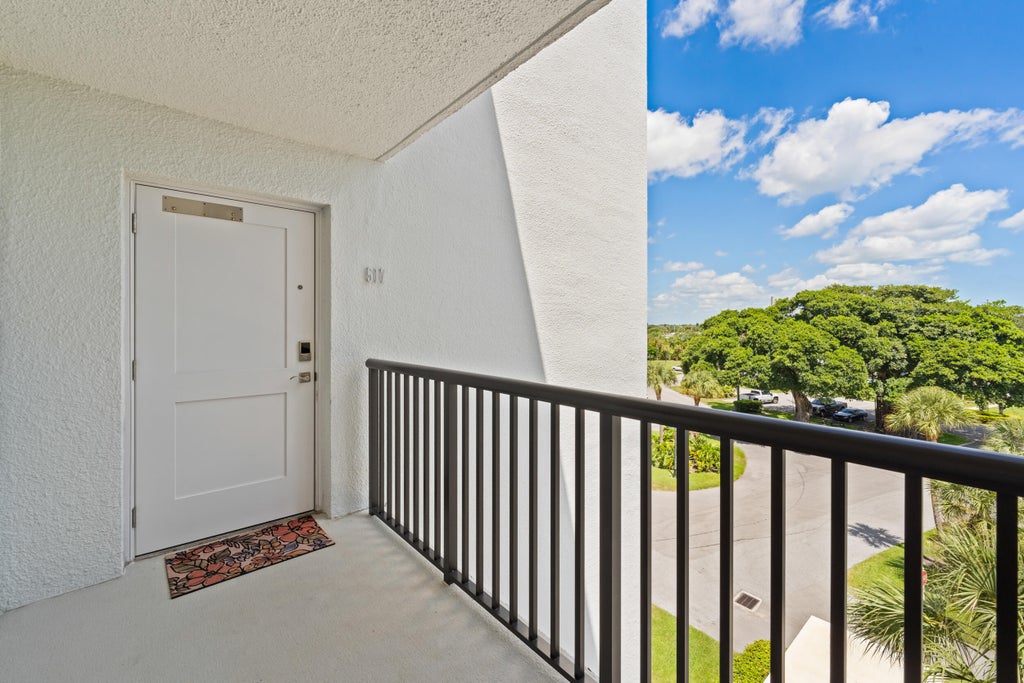 Photo of 1748 JUPITER COVE Drive #517A, Jupiter, FL 33469 (MLS # B26065301)