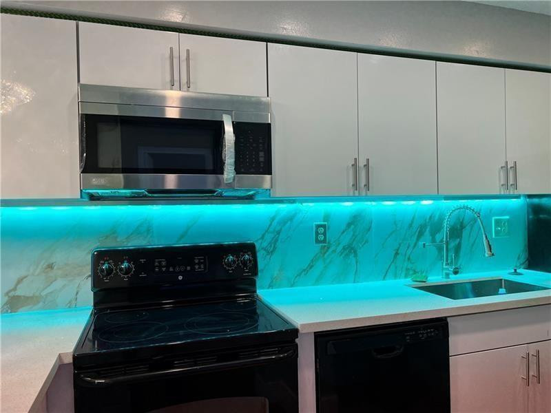 THE HAYLOFTS OF CORAL SPR - Residential