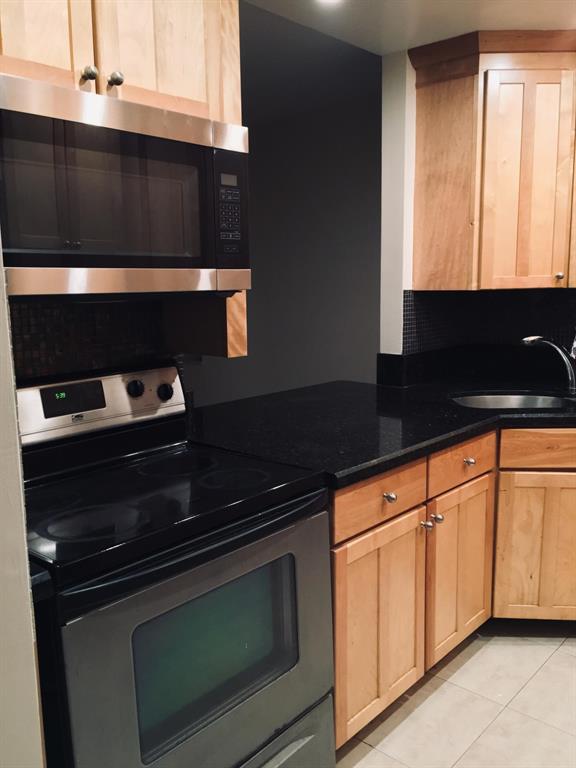 GALLERY CONDO - Residential Lease