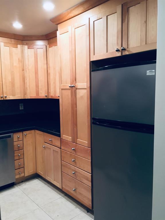 GALLERY CONDO - Residential Lease