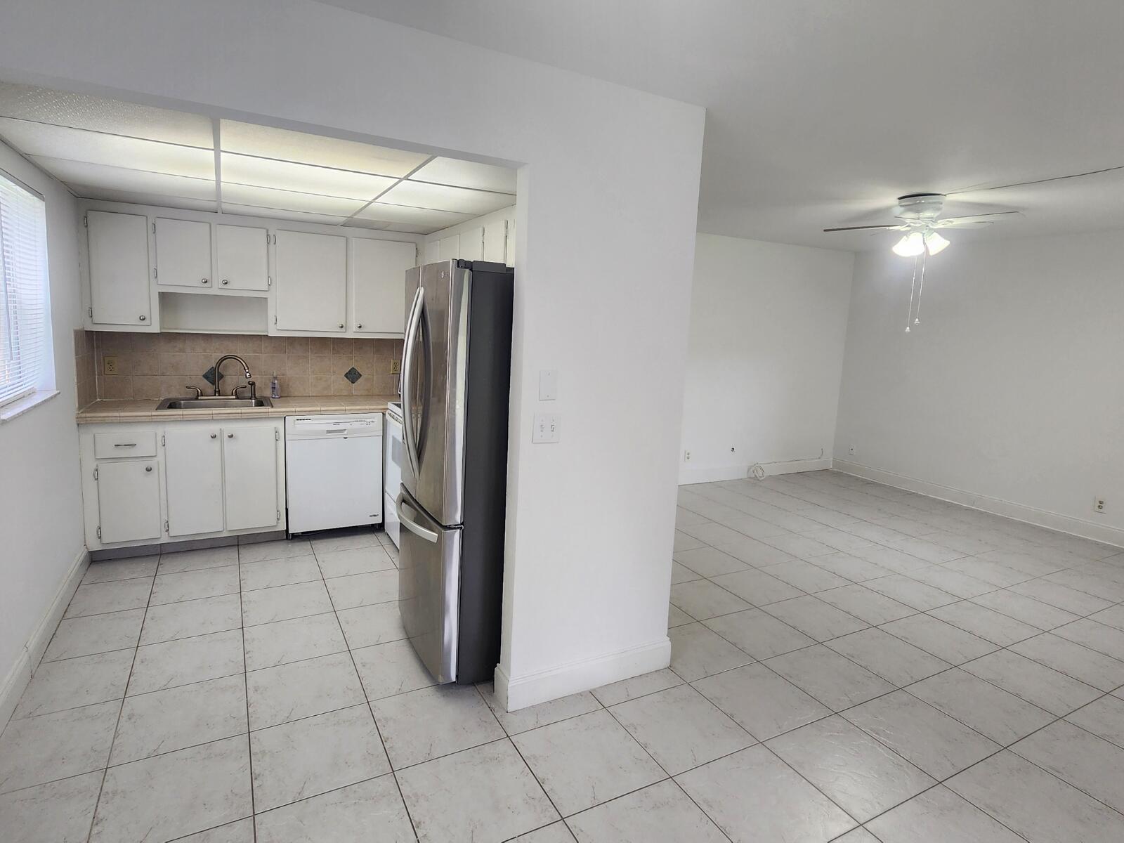 KINGS POINT BRITTANY COND - Residential