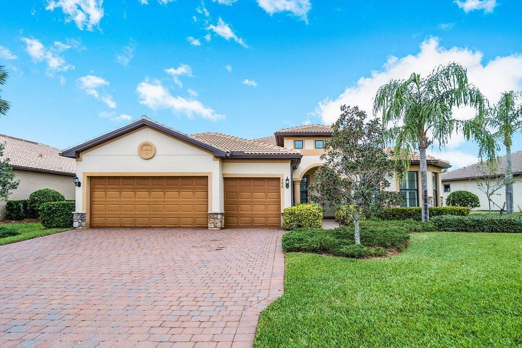 Photo of 306 SE Huntington Circle, Port Saint Lucie, FL 34984 (MLS # R10861559)