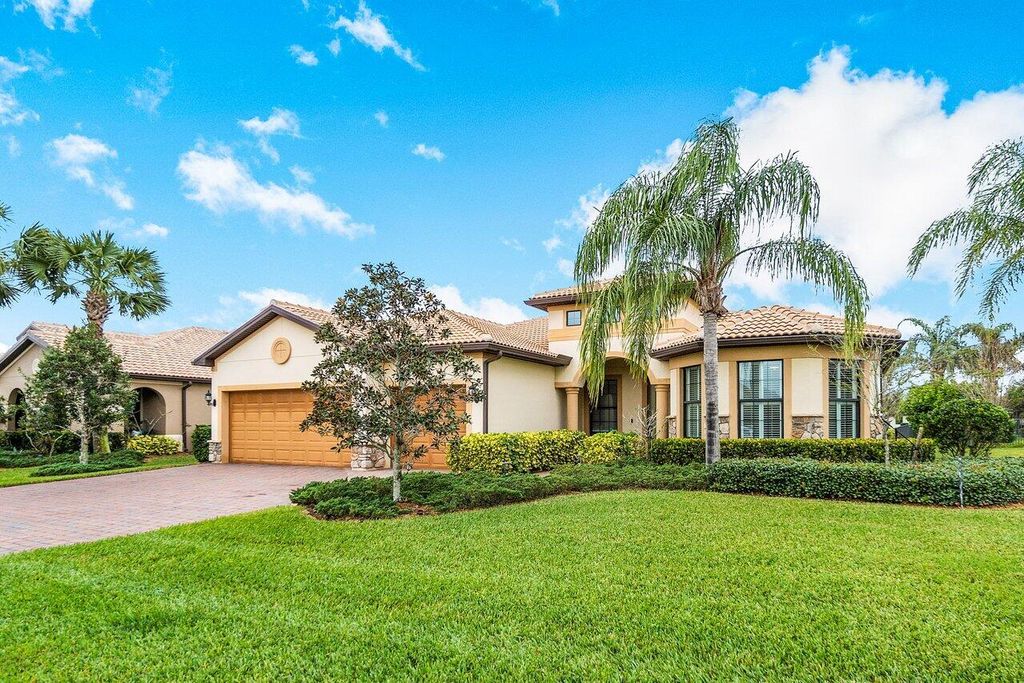 Photo of 306 SE Huntington Circle, Port Saint Lucie, FL 34984 (MLS # R10861559)
