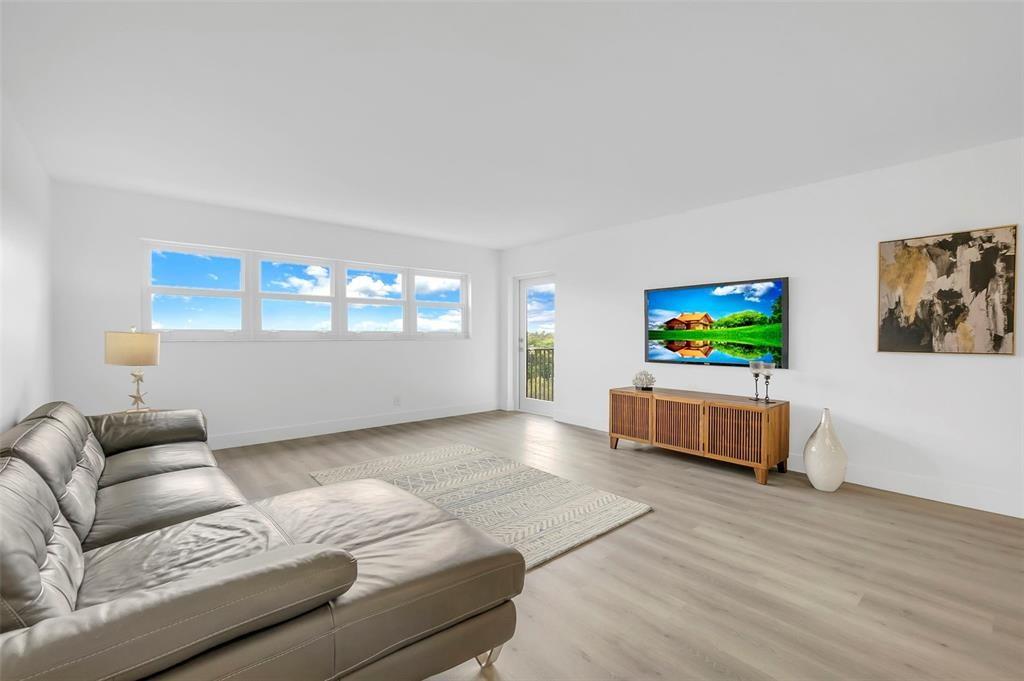 3200 Port Royale Dr 704