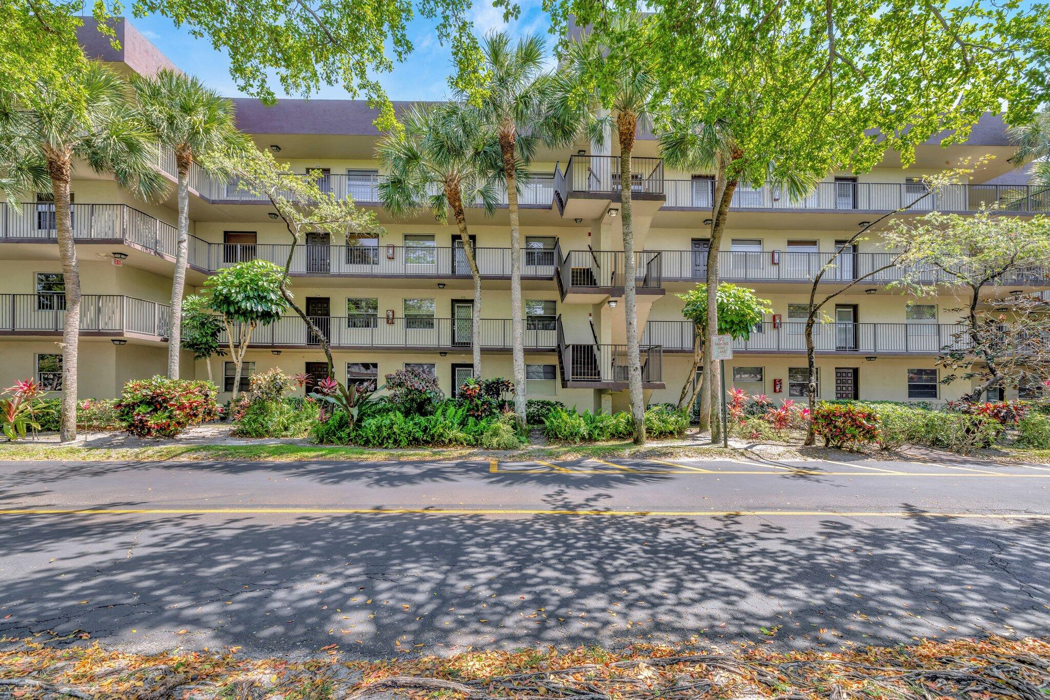 3301 NW 47th Terrace 410, Lauderdale Lakes FL 33319