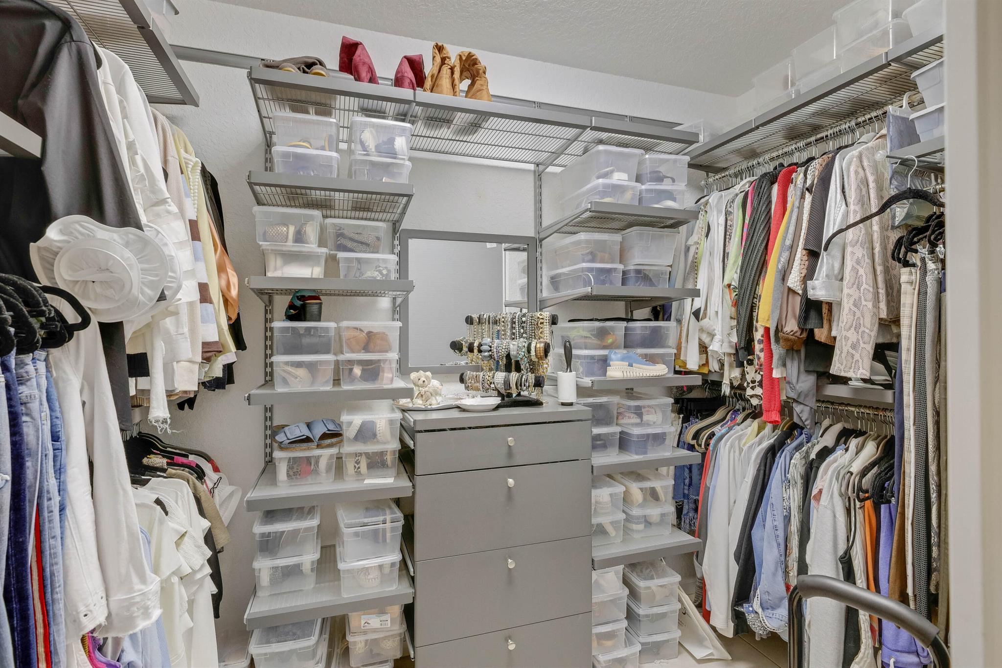 VALENCIA ISLES 2 - Residential