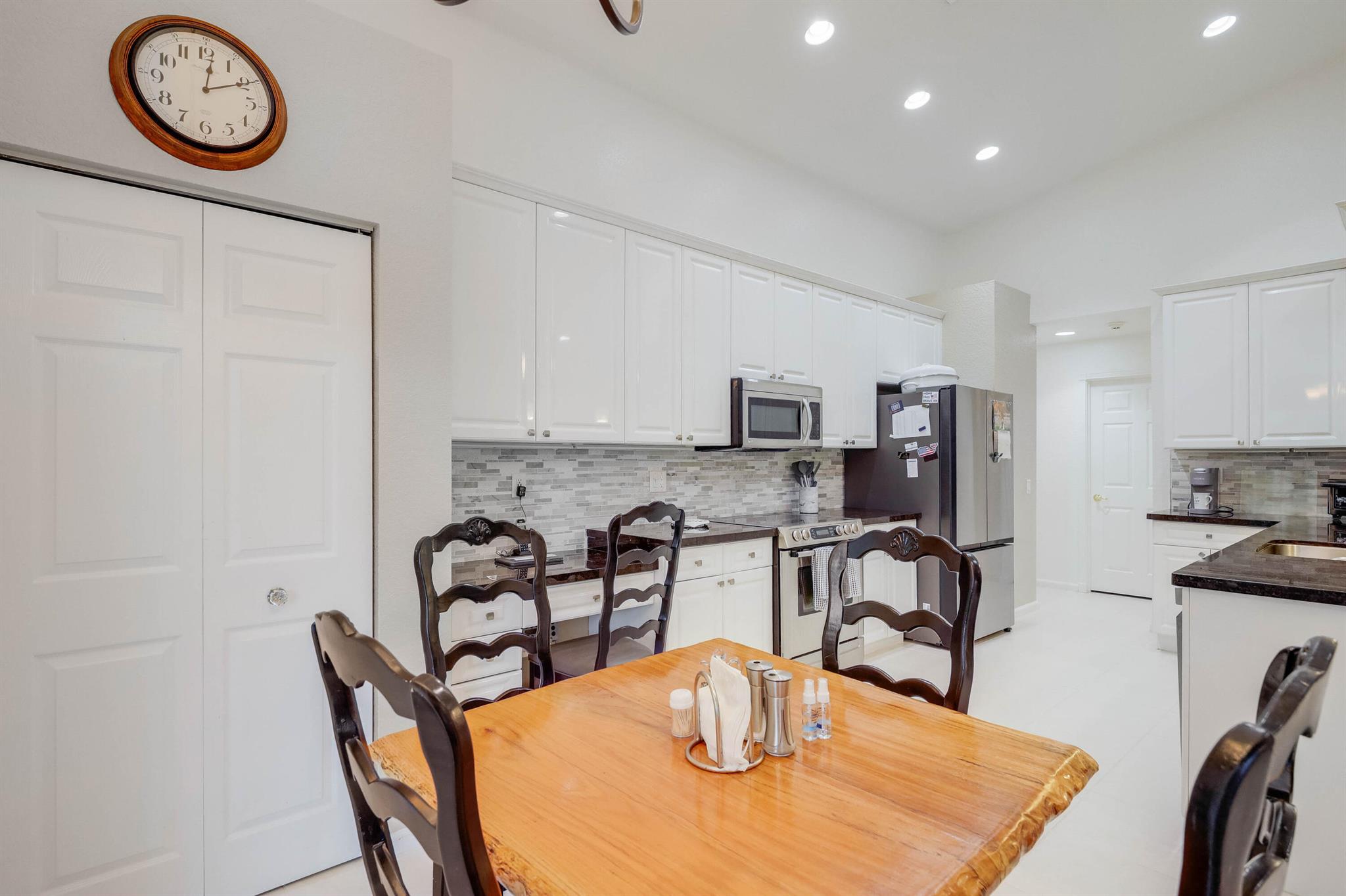 VALENCIA ISLES 2 - Residential