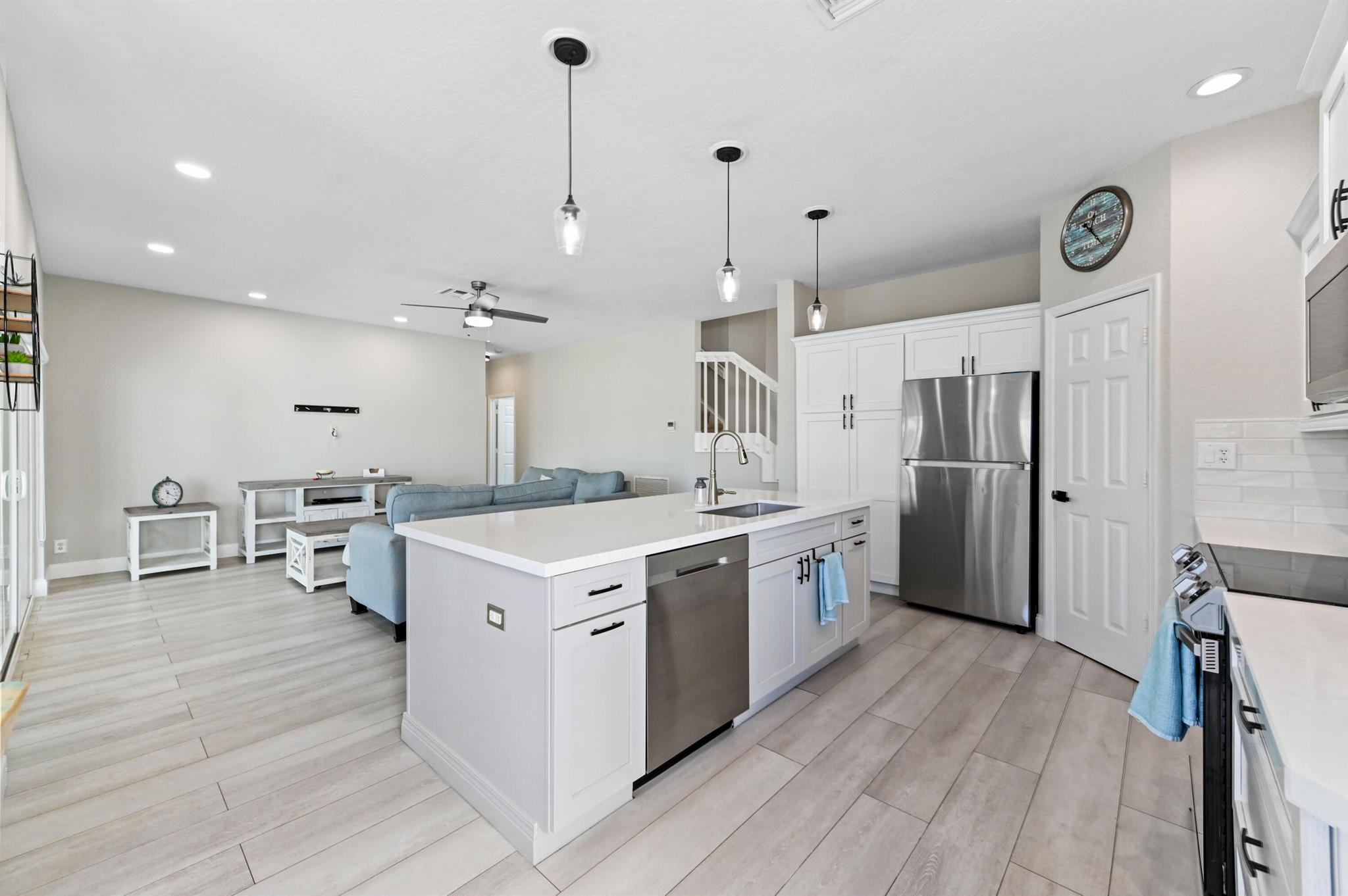 LAKE CHARLESTON - Residential