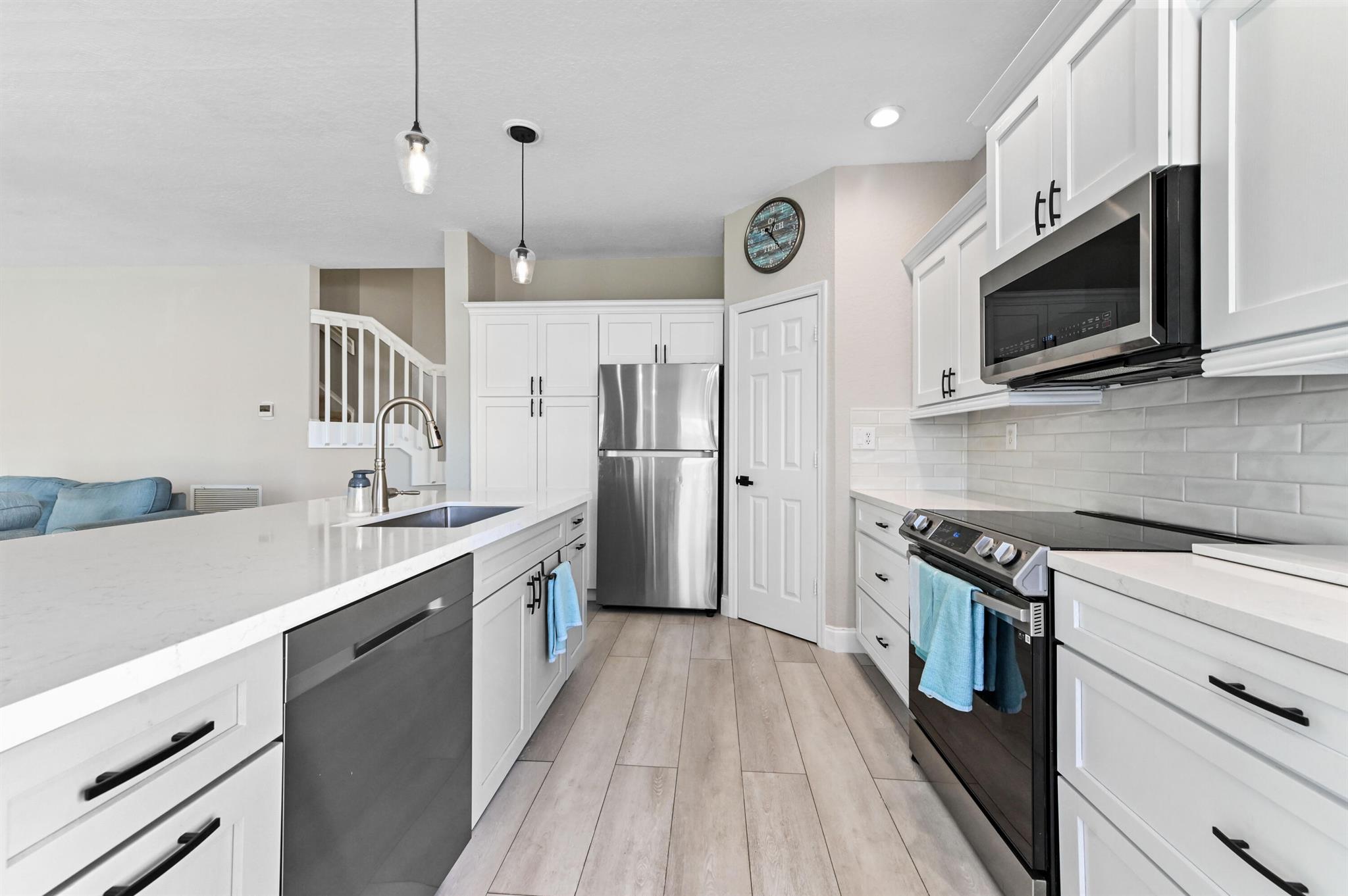 LAKE CHARLESTON - Residential