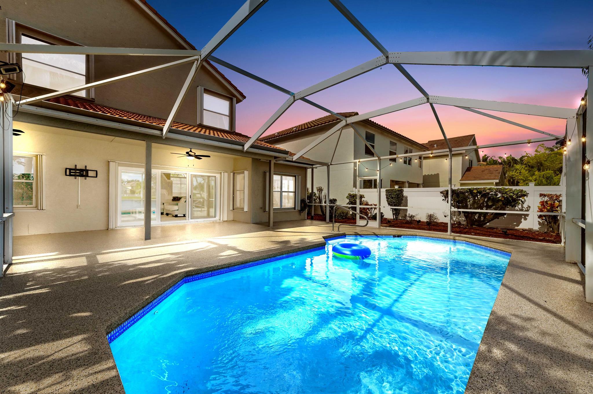 LAKE CHARLESTON - Residential