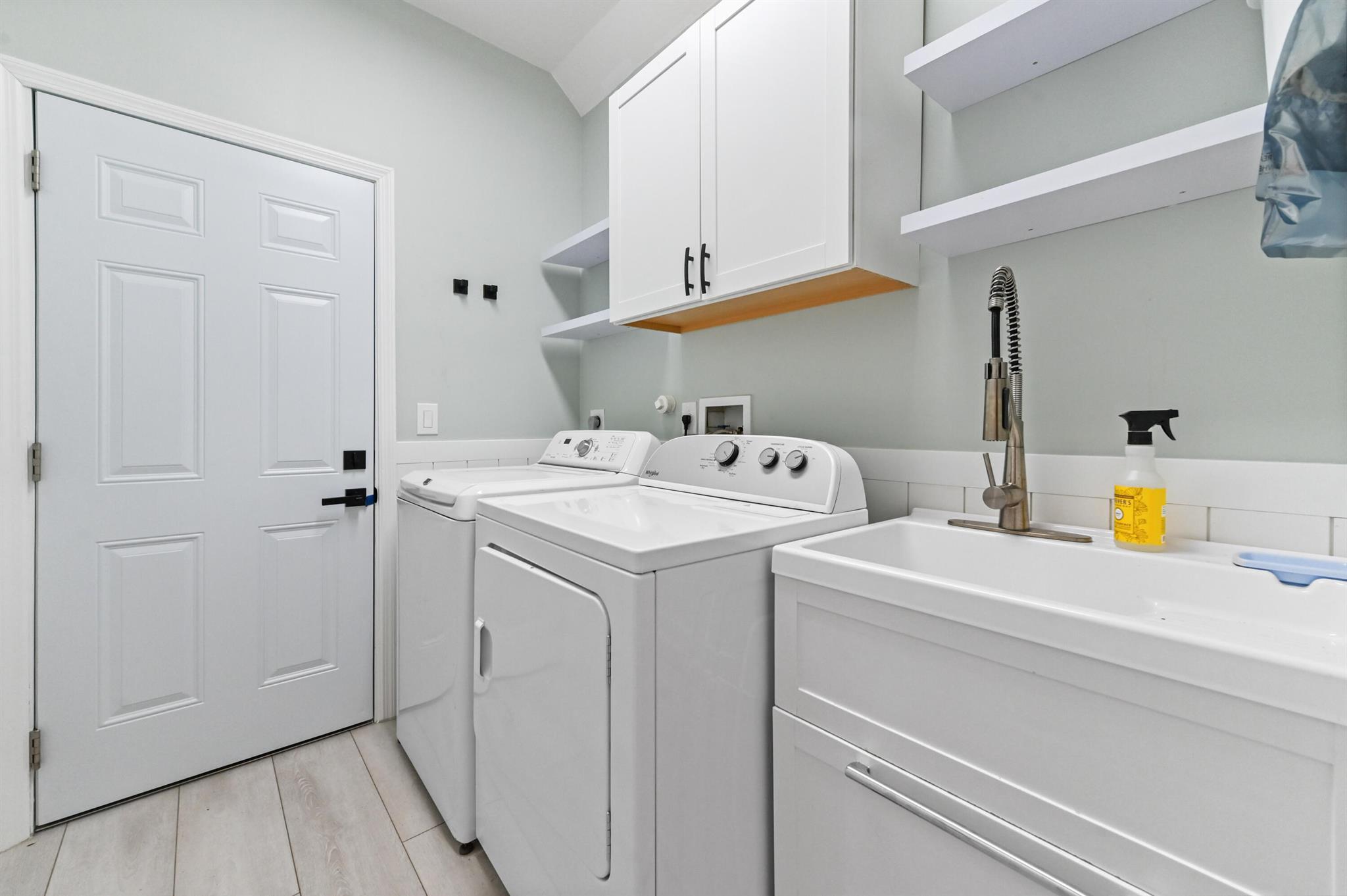 LAKE CHARLESTON - Residential