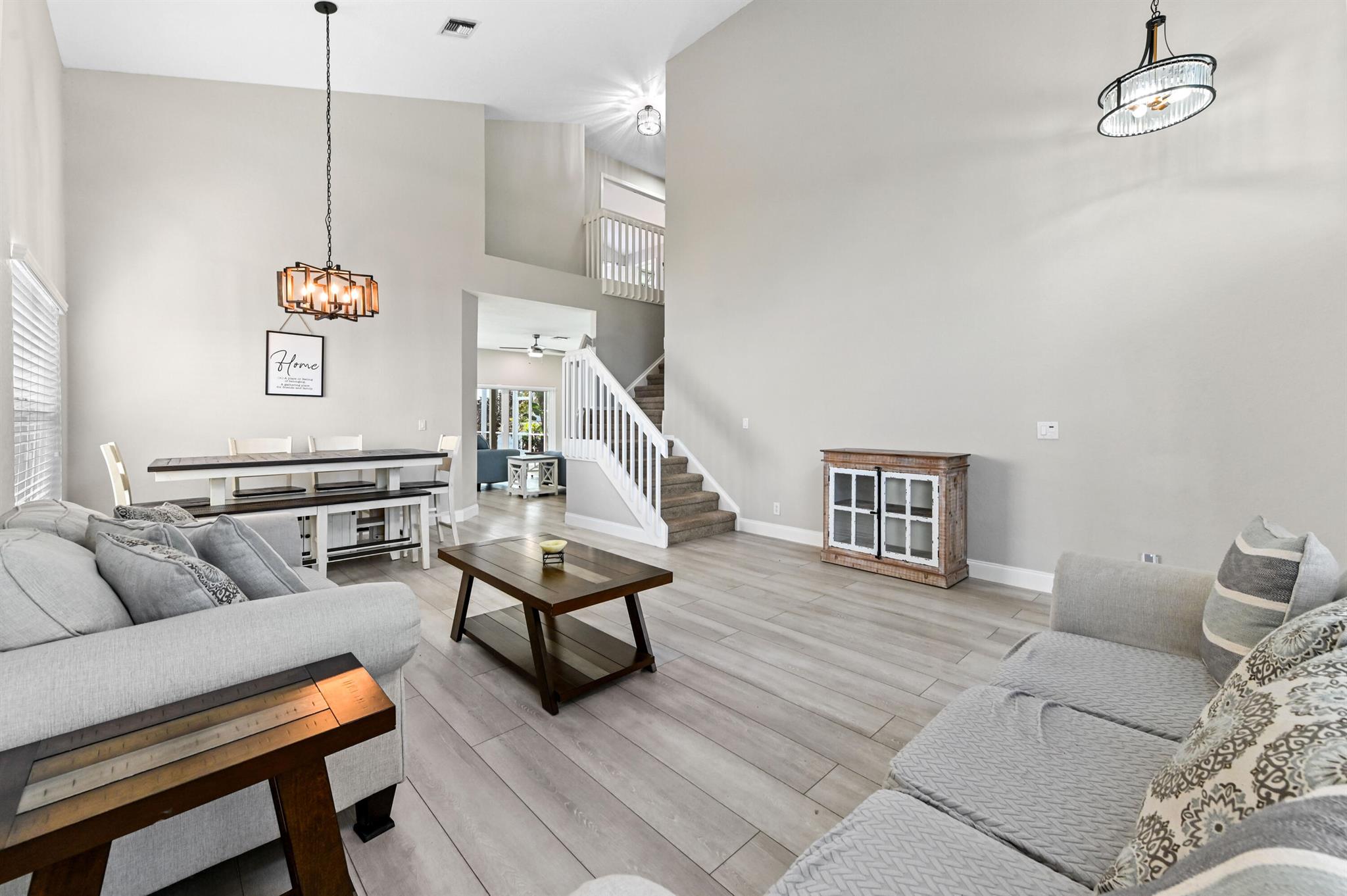 LAKE CHARLESTON - Residential