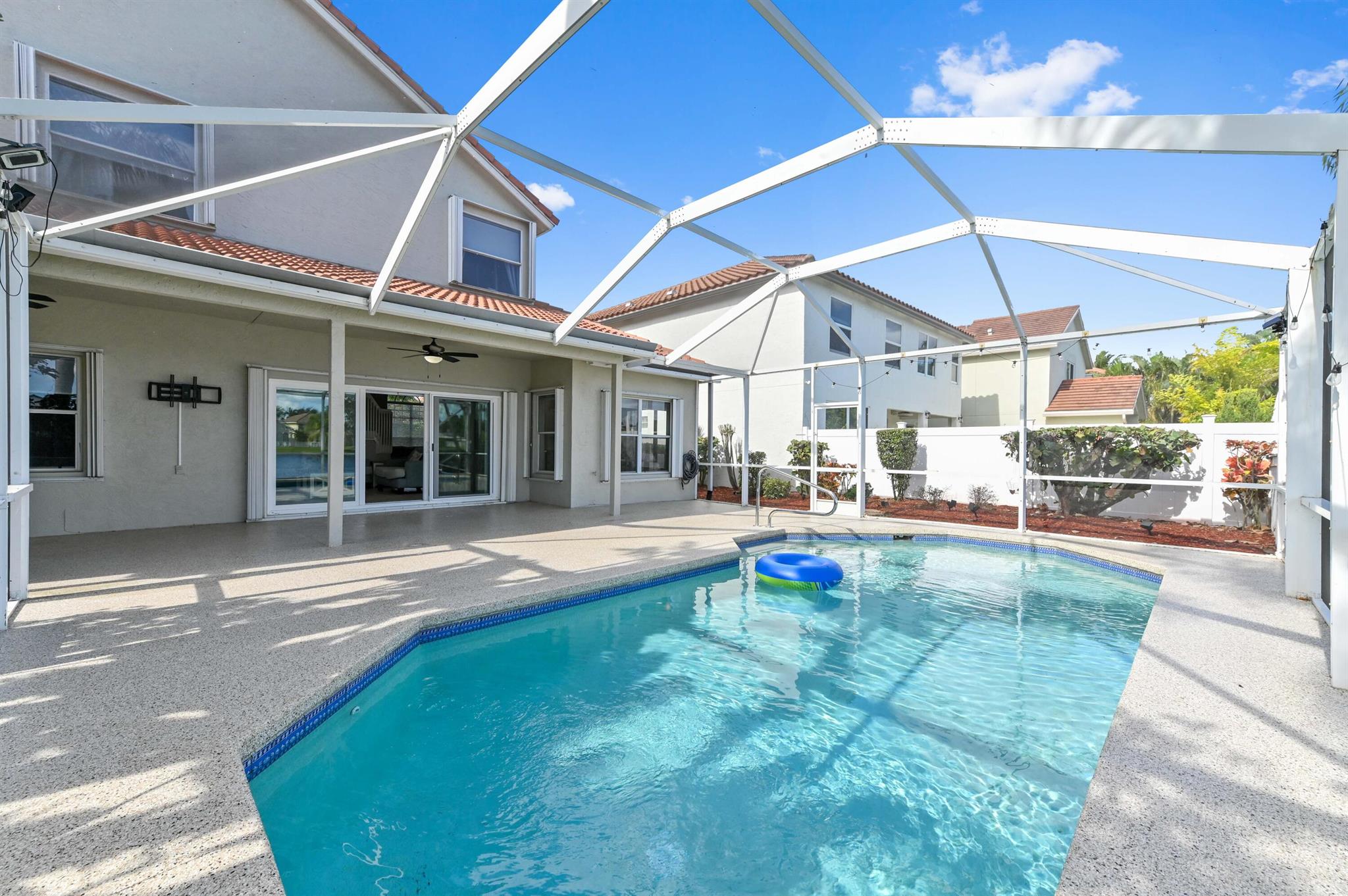 LAKE CHARLESTON - Residential