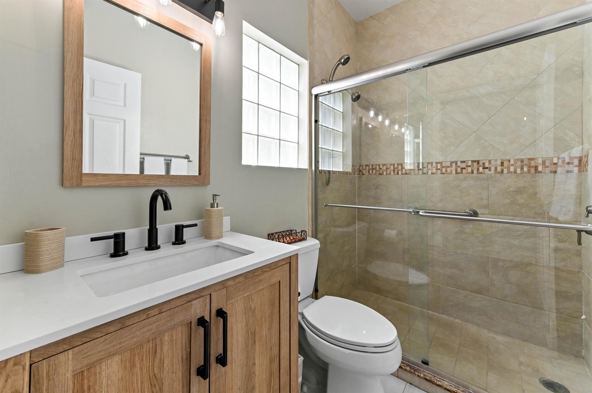 LAKE CHARLESTON - Residential