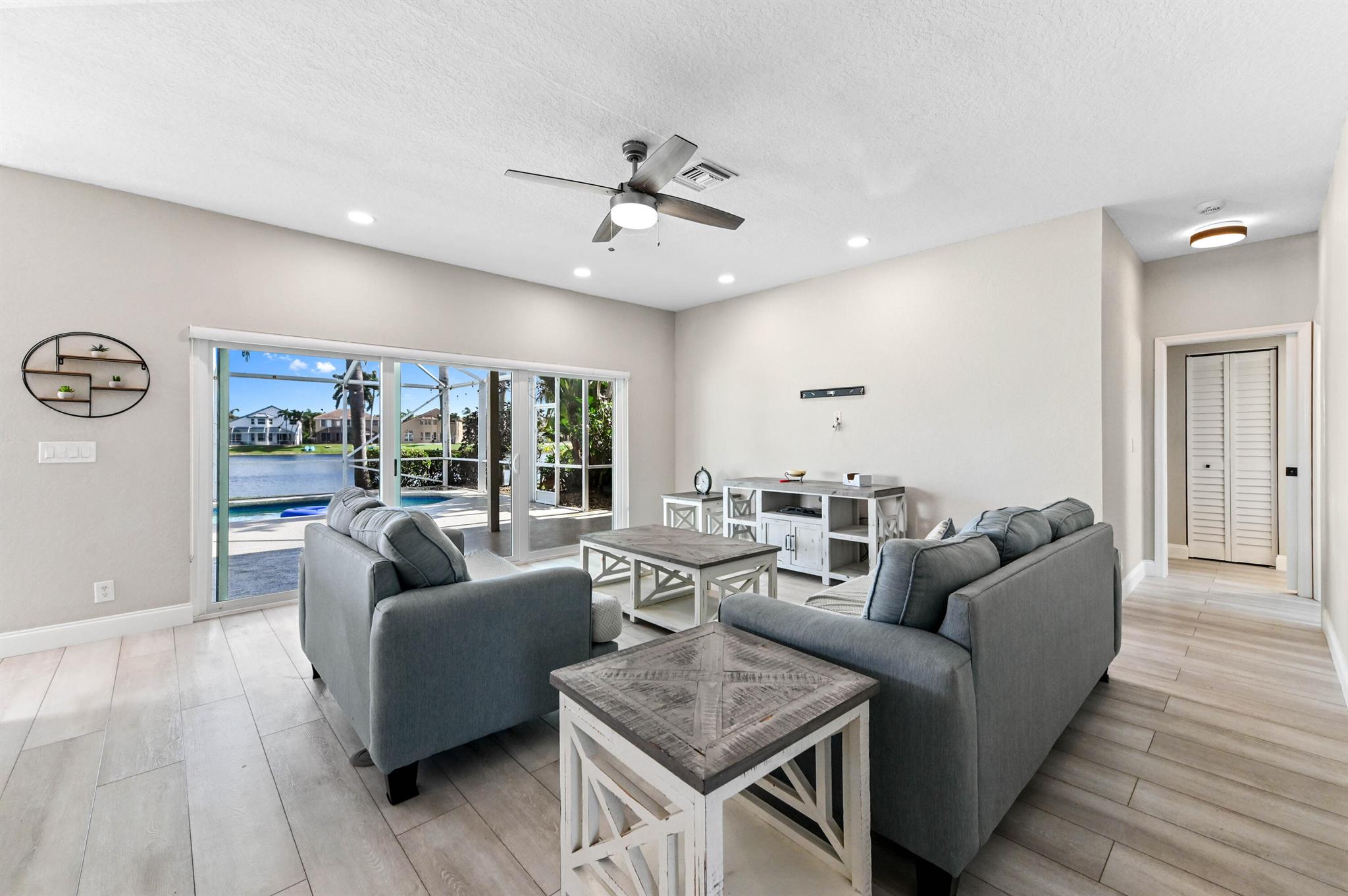 LAKE CHARLESTON - Residential