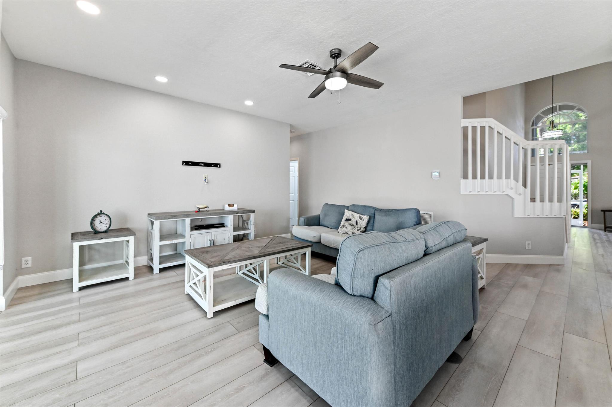 LAKE CHARLESTON - Residential