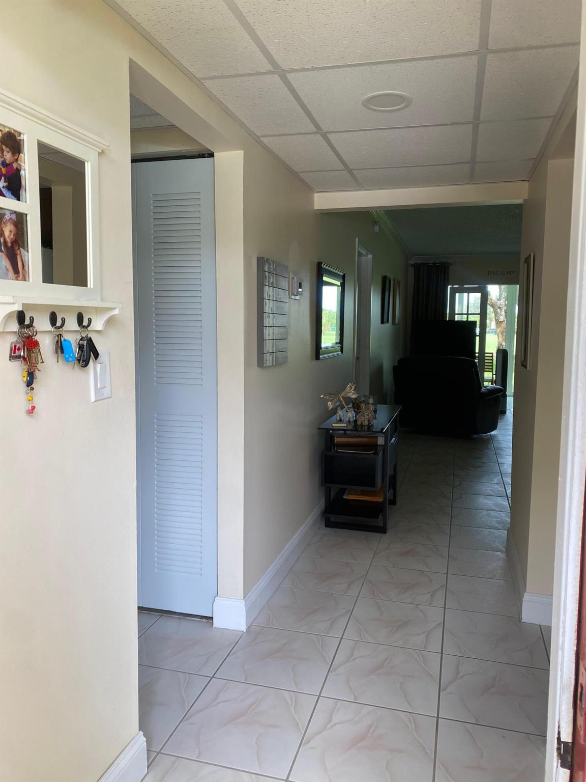 1055 Country Club Drive #106, Margate, FL, 33063/$120,000 2 1055 Country Club Drive #106