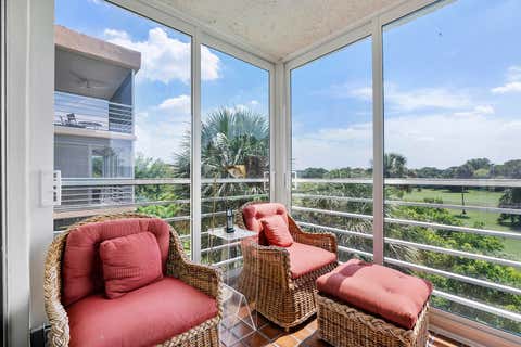Tiny photo for 804 Cypress Grove Lane #408, Pompano Beach, FL 33069 (MLS # B26054135)
