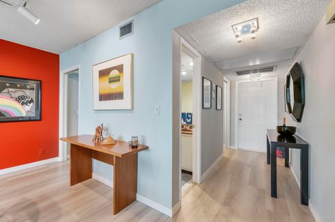 Tiny photo for 804 Cypress Grove Lane #408, Pompano Beach, FL 33069 (MLS # B26054135)