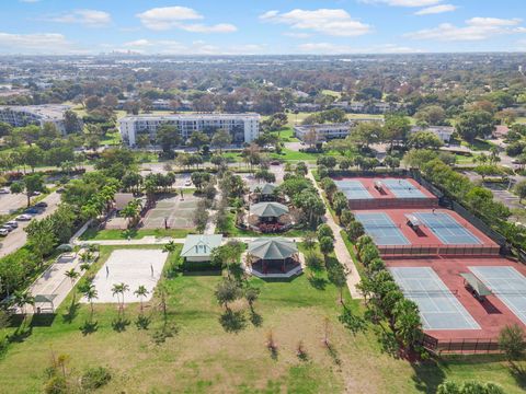 Tiny photo for 804 Cypress Grove Lane #408, Pompano Beach, FL 33069 (MLS # B26054135)