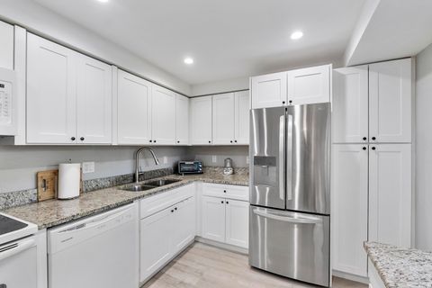 Tiny photo for 804 Cypress Grove Lane #408, Pompano Beach, FL 33069 (MLS # B26054135)