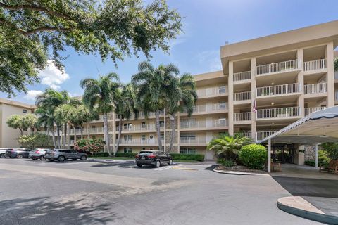 Tiny photo for 804 Cypress Grove Lane #408, Pompano Beach, FL 33069 (MLS # B26054135)