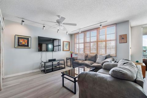 Tiny photo for 804 Cypress Grove Lane #408, Pompano Beach, FL 33069 (MLS # B26054135)