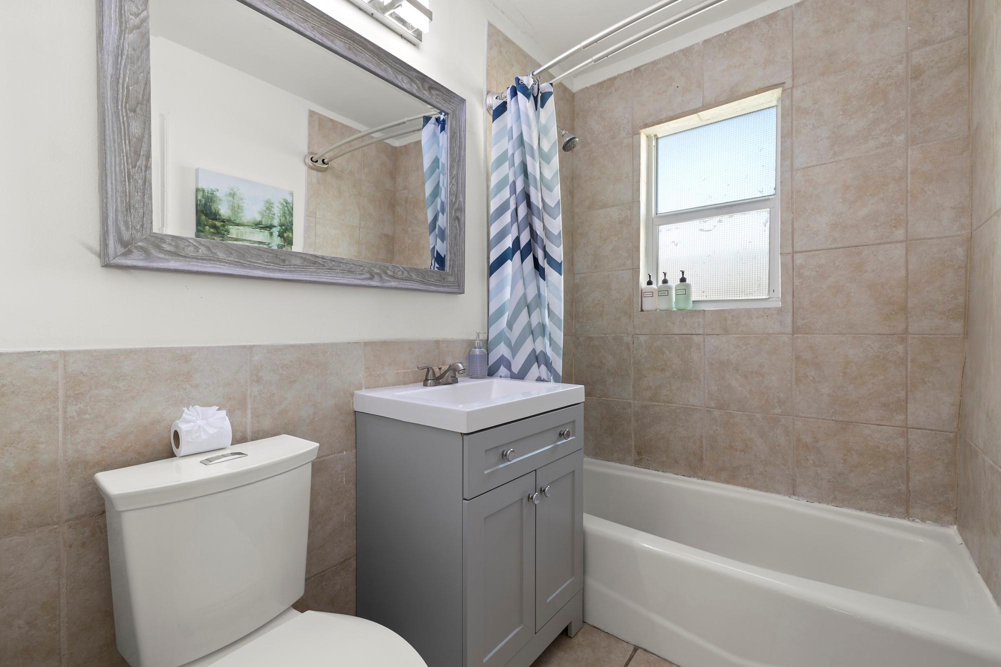 LAUDERDALE - Residential Income