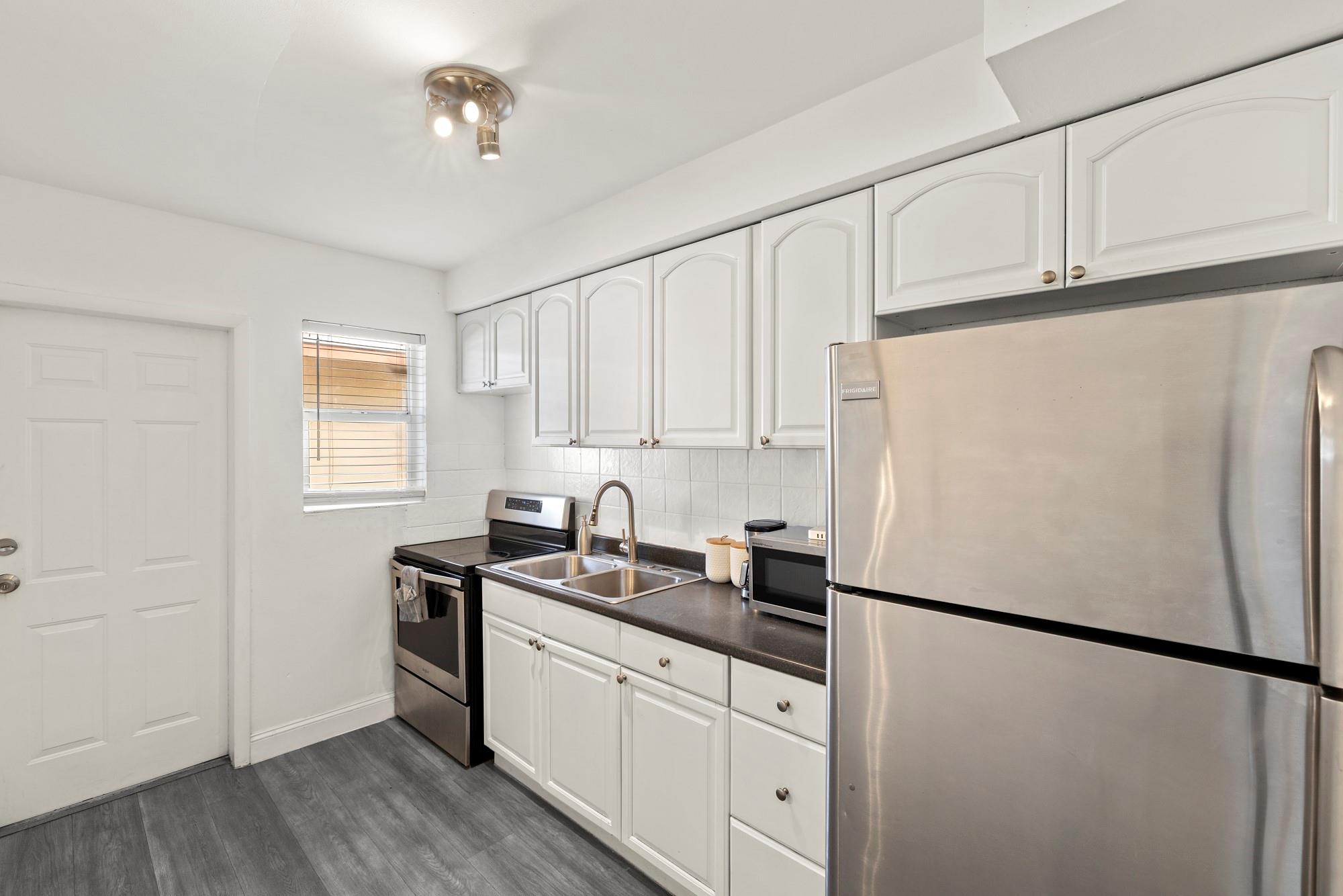 LAUDERDALE - Residential Income