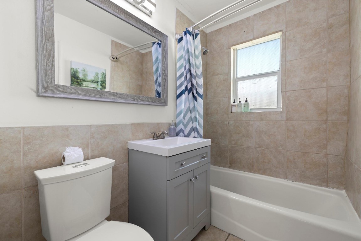 LAUDERDALE - Residential Income