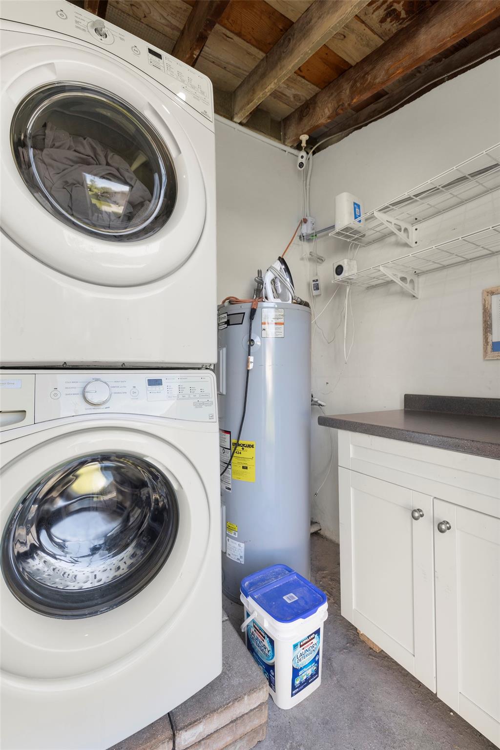 LAUDERDALE - Residential Income