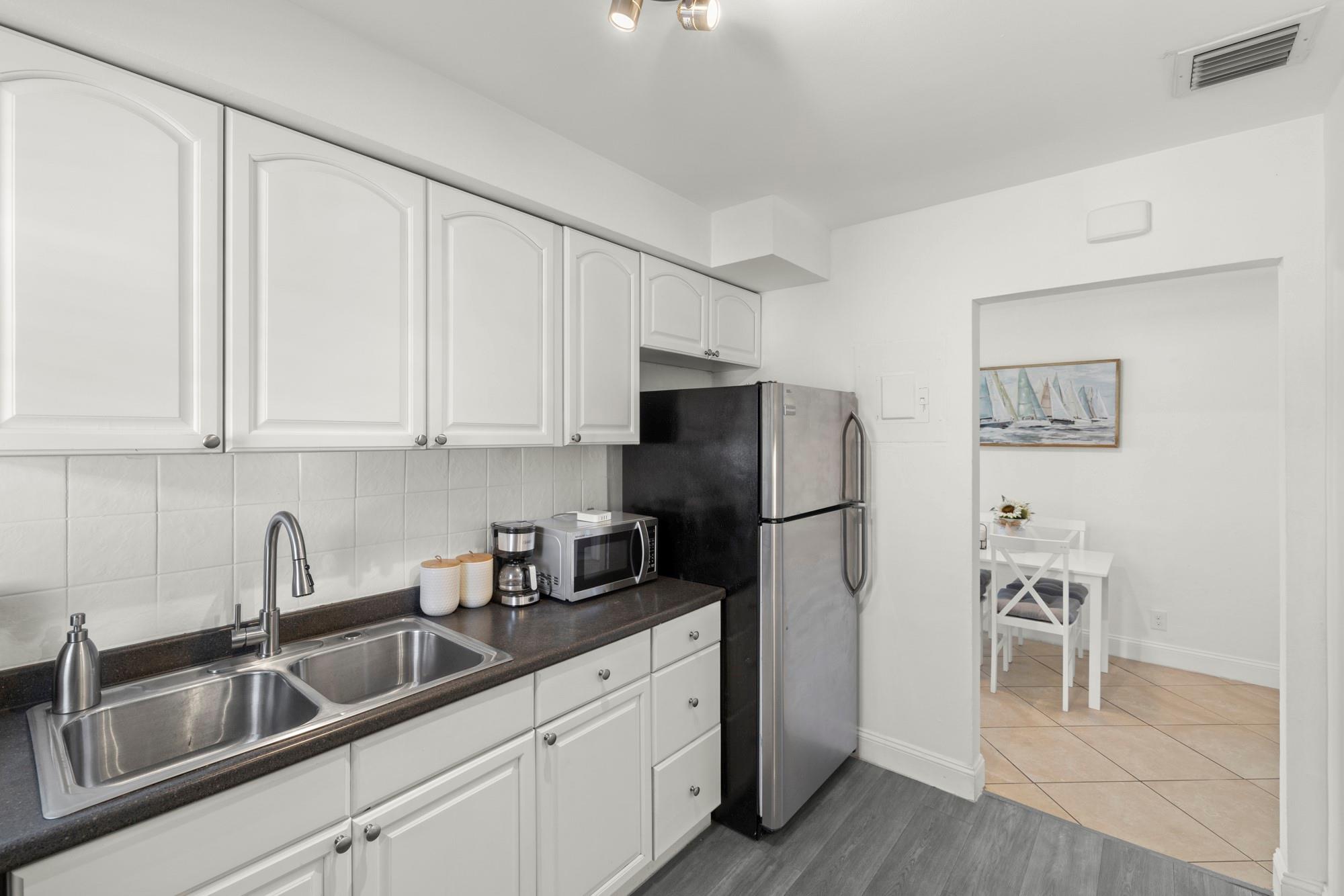 LAUDERDALE - Residential Income