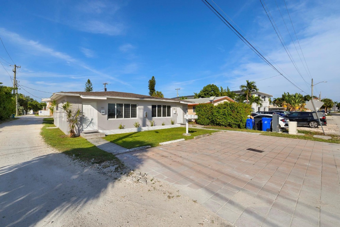 LAUDERDALE - Residential Income