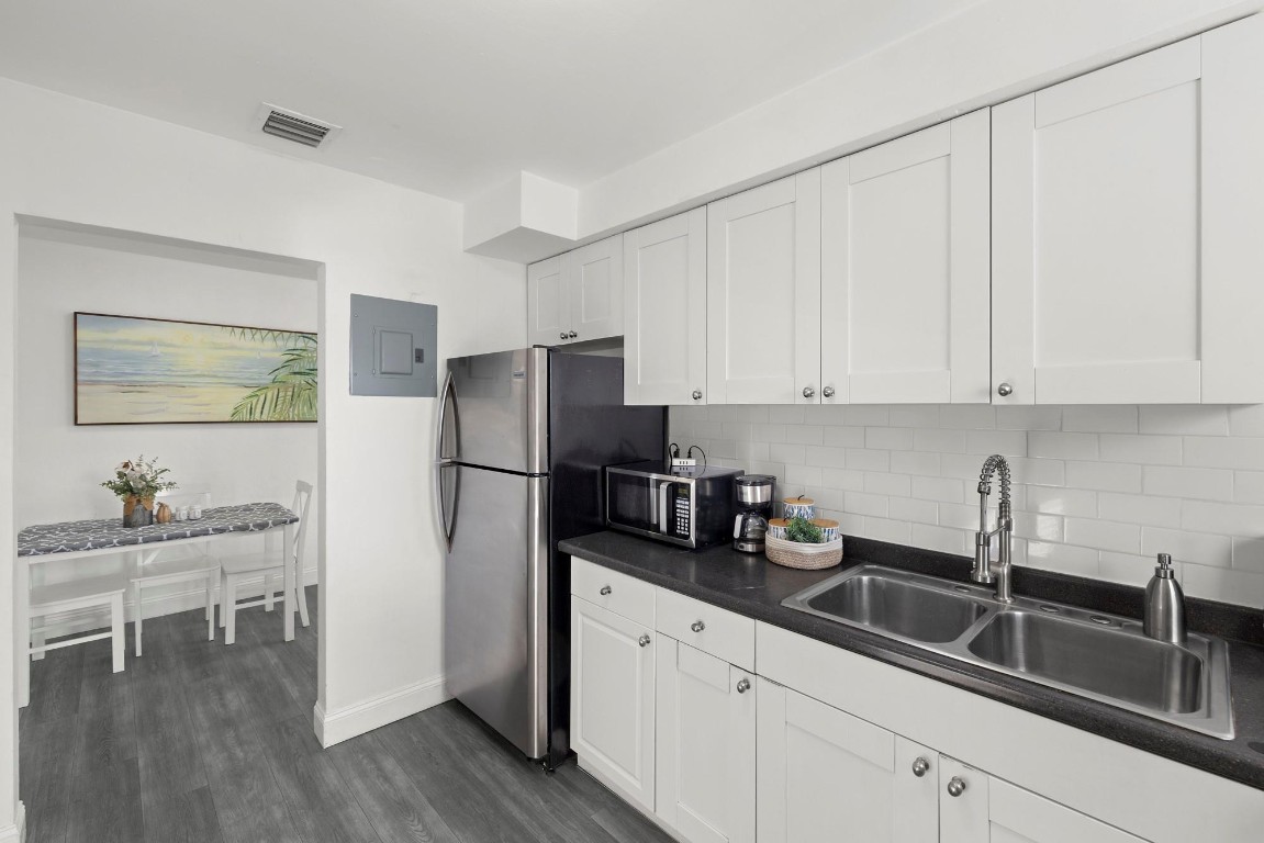 LAUDERDALE - Residential Income