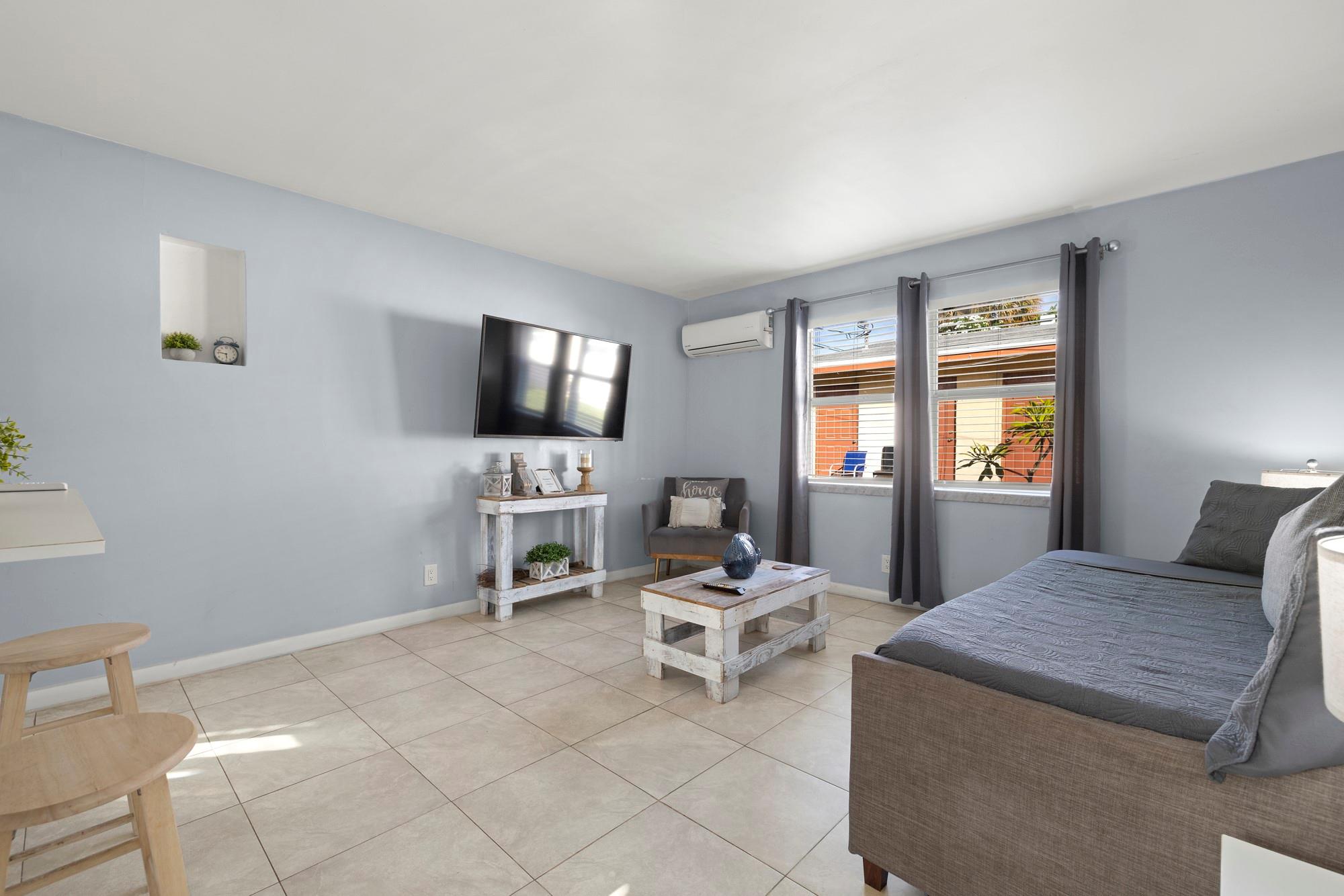 LAUDERDALE - Residential Income