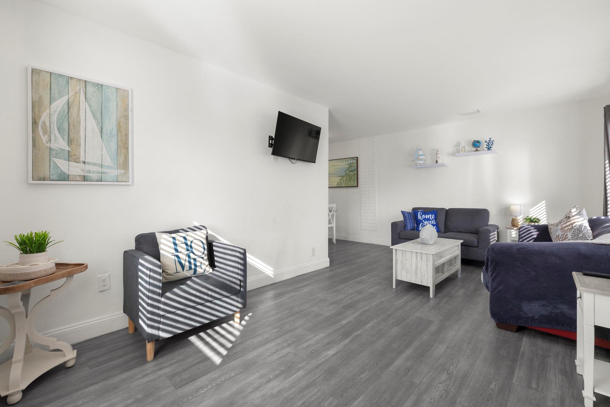 LAUDERDALE - Residential Income