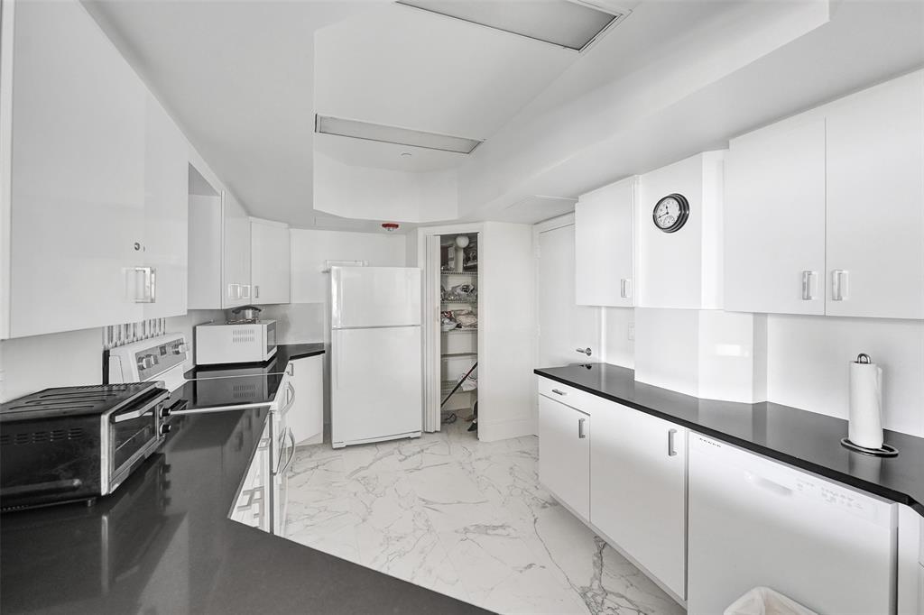 Corniche Condo - Residential