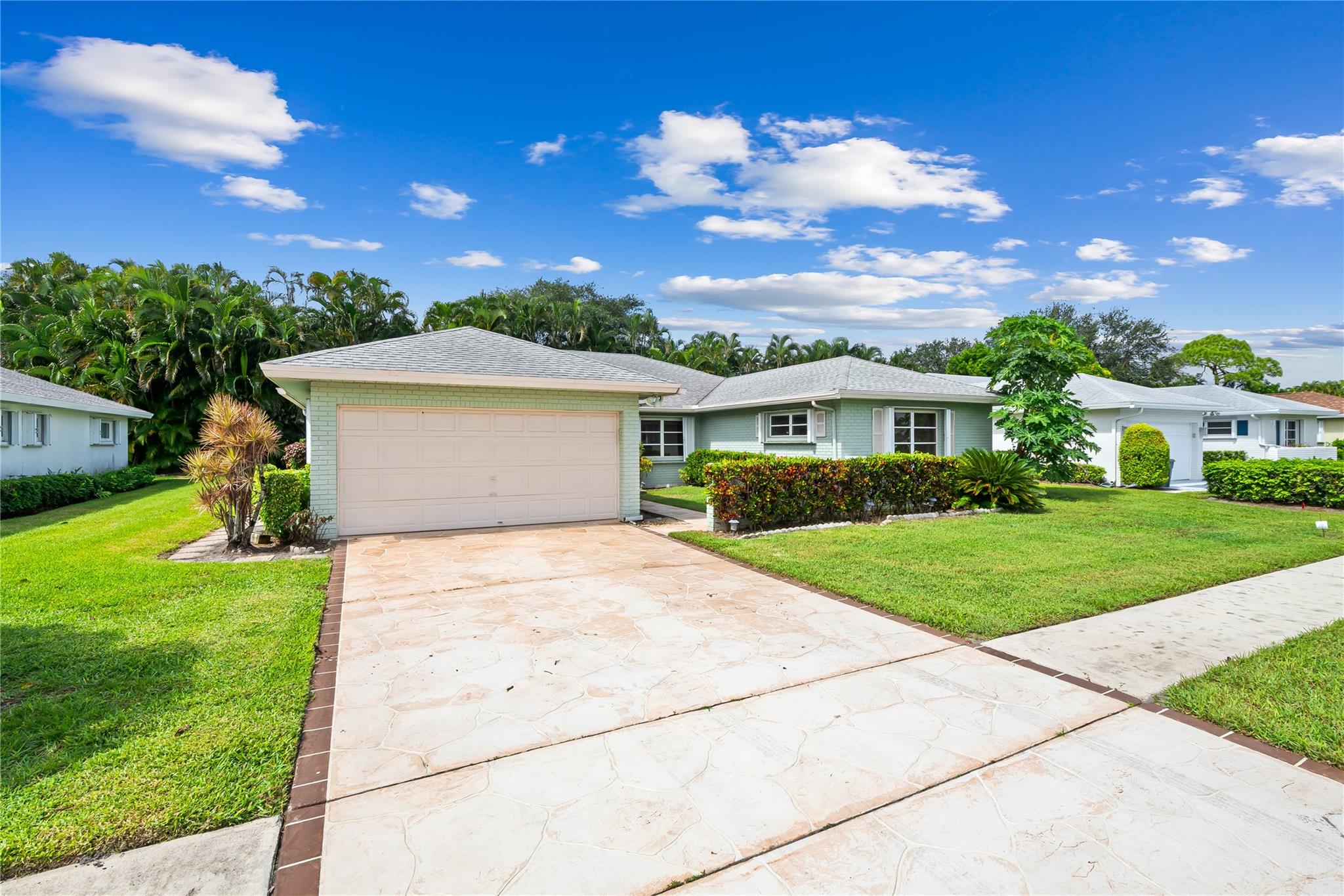 View photos, virtual tours, details... 10911 Greentrail Dr