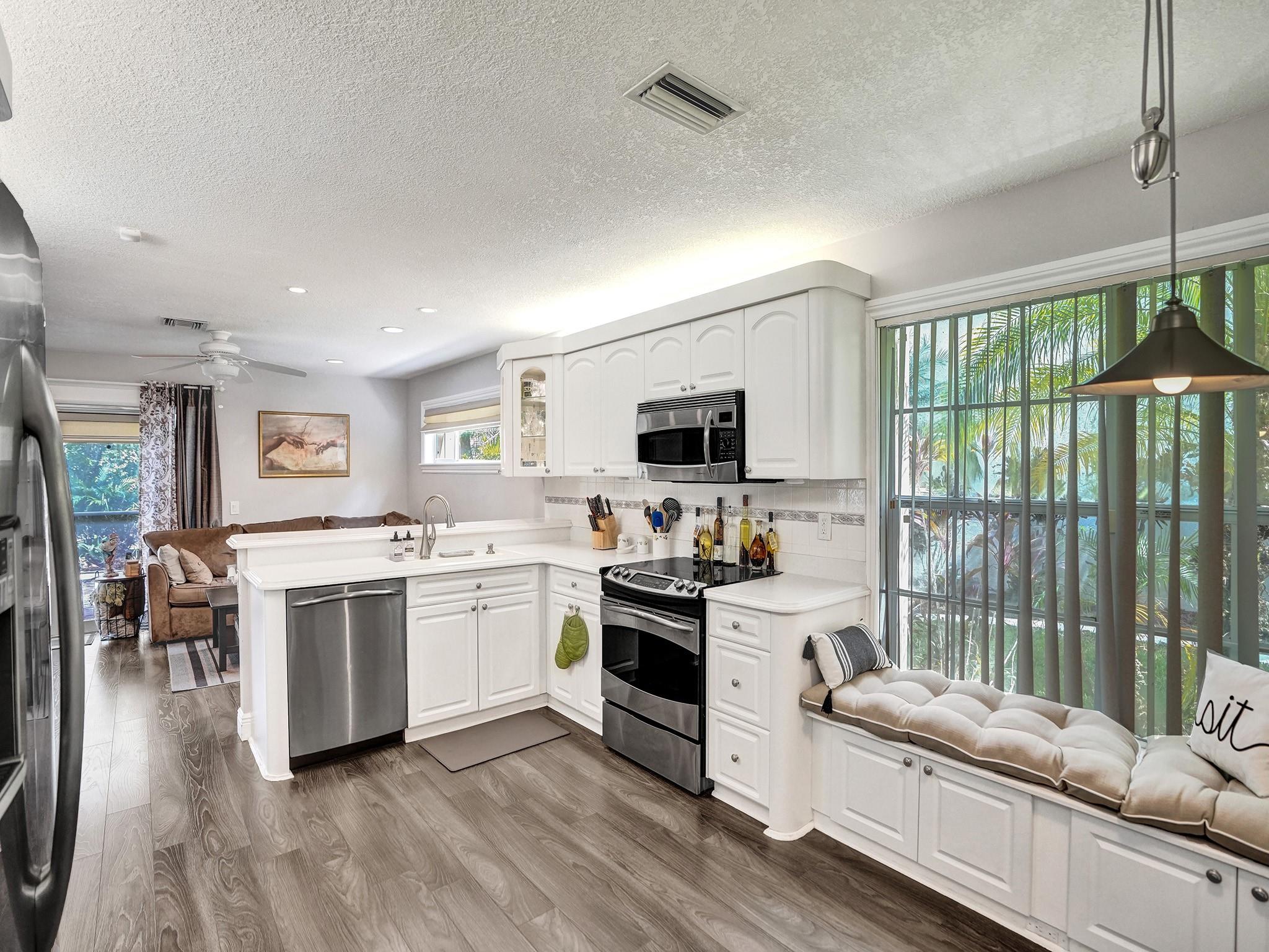 Embassy Lakes Ph II 141-4 - Residential