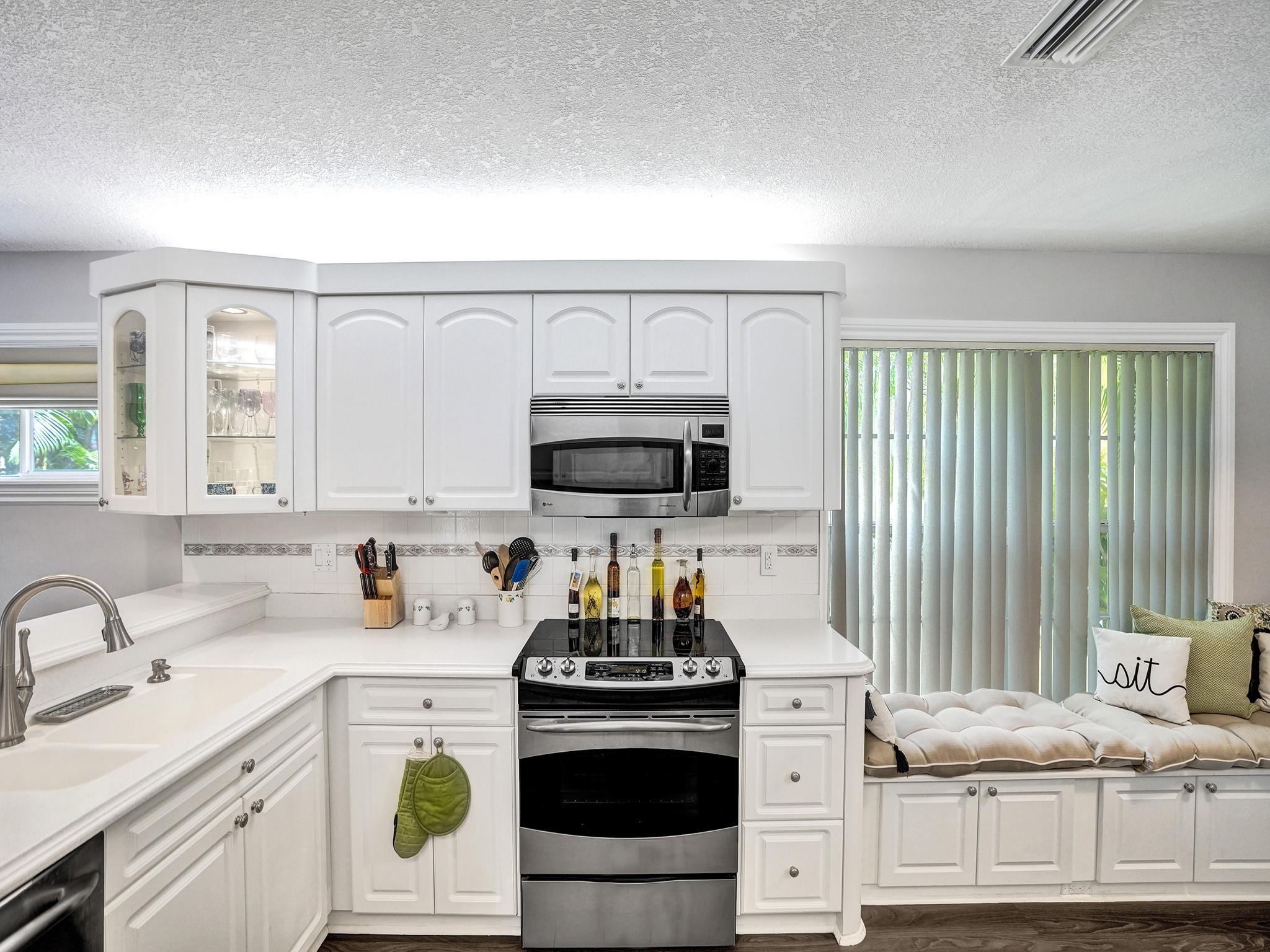 Embassy Lakes Ph II 141-4 - Residential