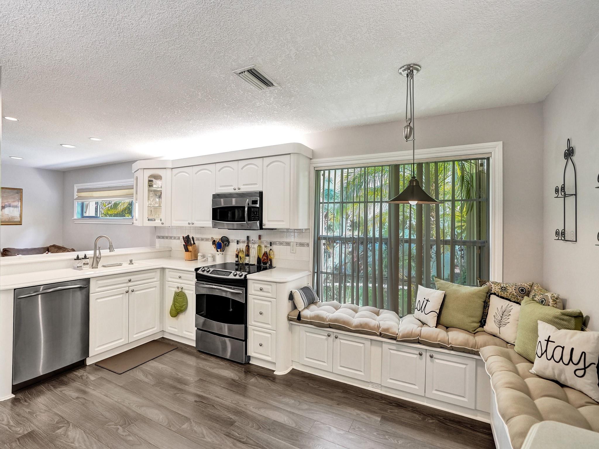 Embassy Lakes Ph II 141-4 - Residential