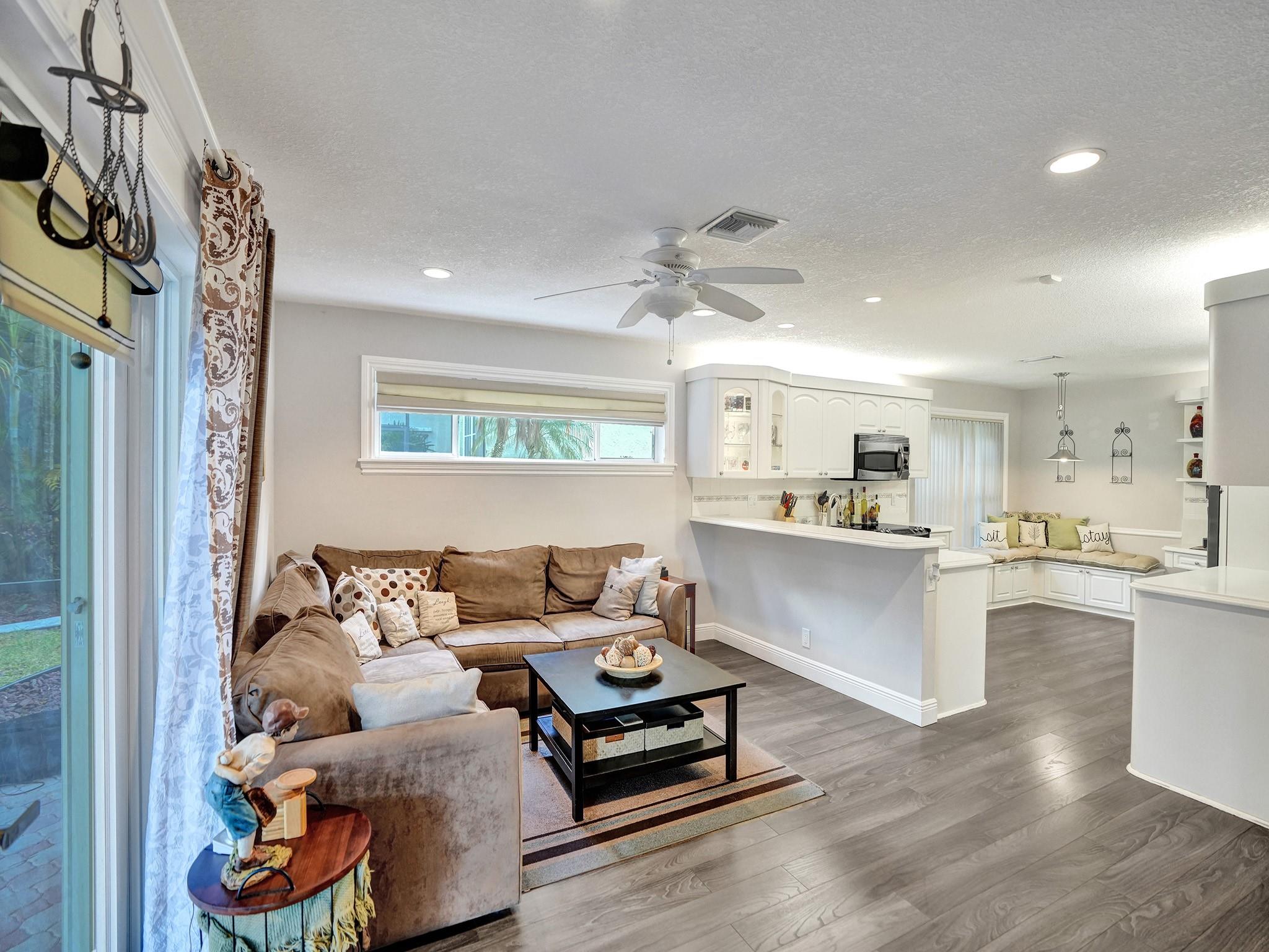 Embassy Lakes Ph II 141-4 - Residential