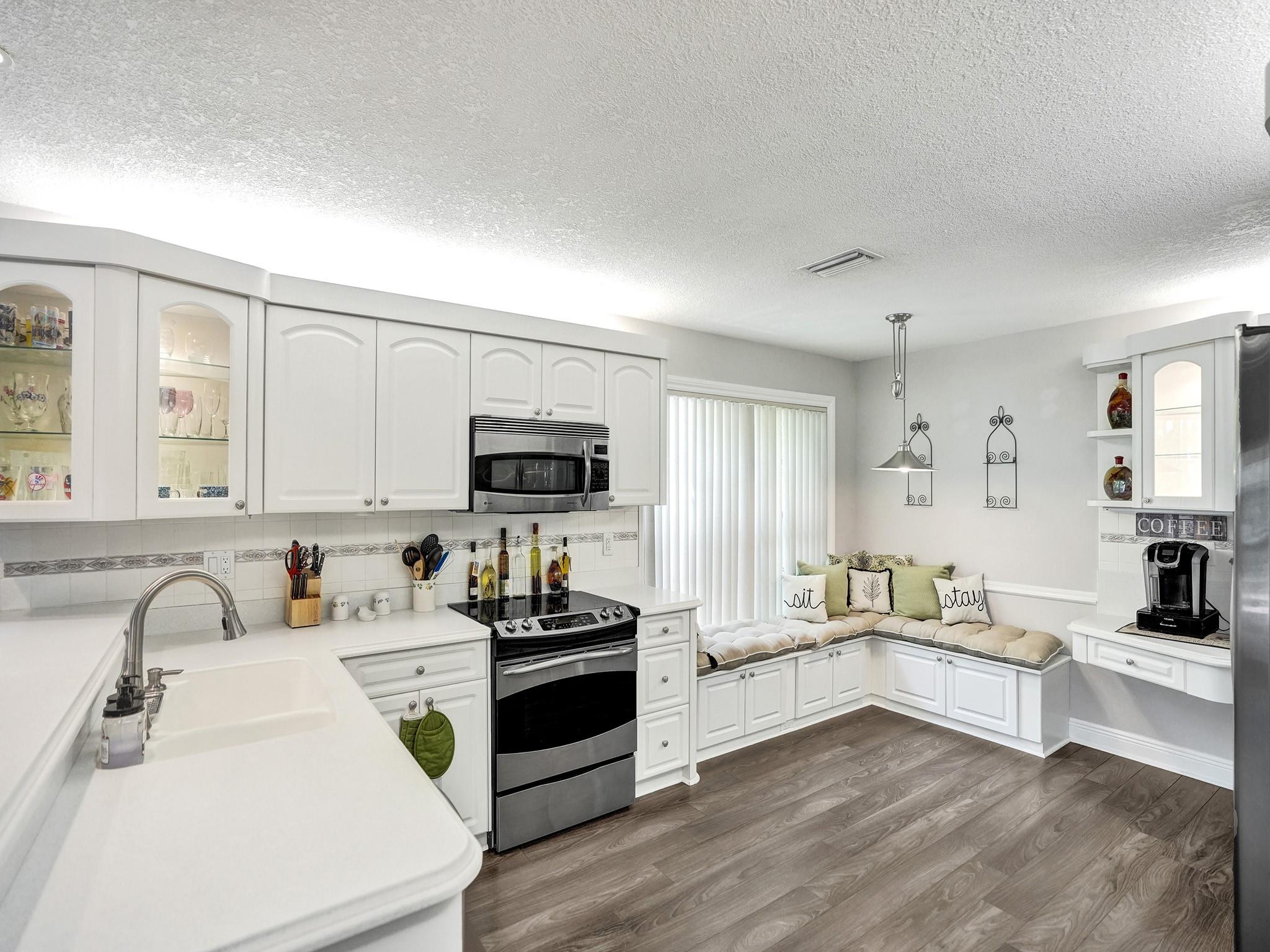 Embassy Lakes Ph II 141-4 - Residential