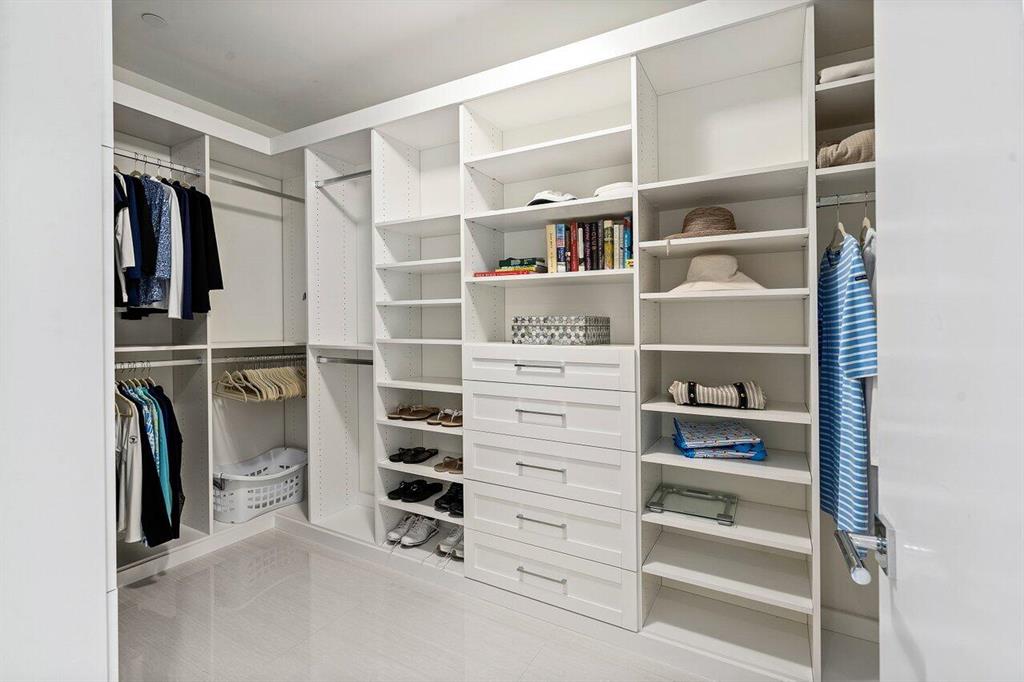 AZURE CONDO - Residential