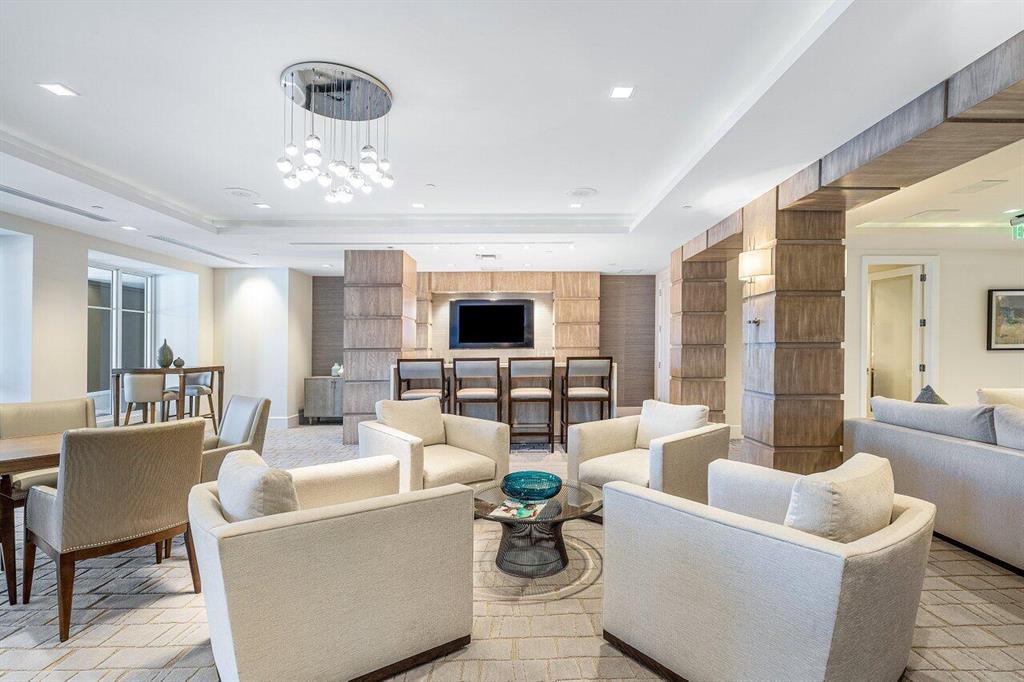 AZURE CONDO - Residential